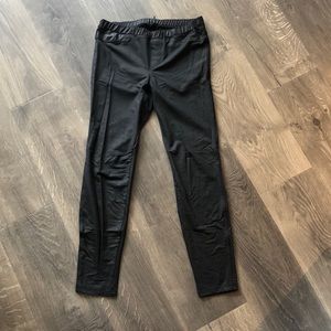 Hue faux leather leggings